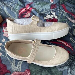 NWT: Charlotte Stone Heidi Sneaker in Latte